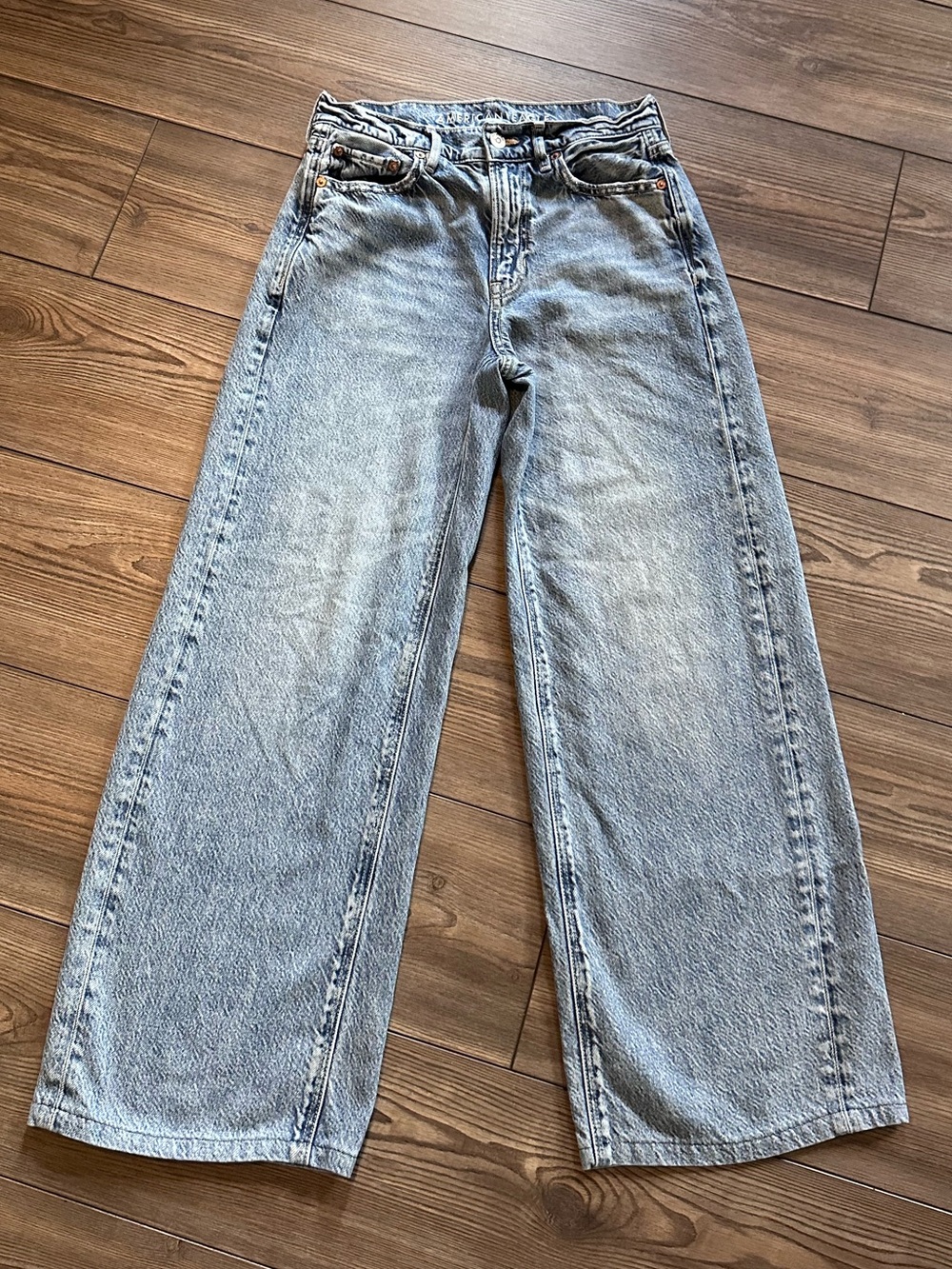 American Eagle Wide Leg Jeans | Light Wash Denim | Size 0 | EUC | 26" Inseam - Picture 3 of 10